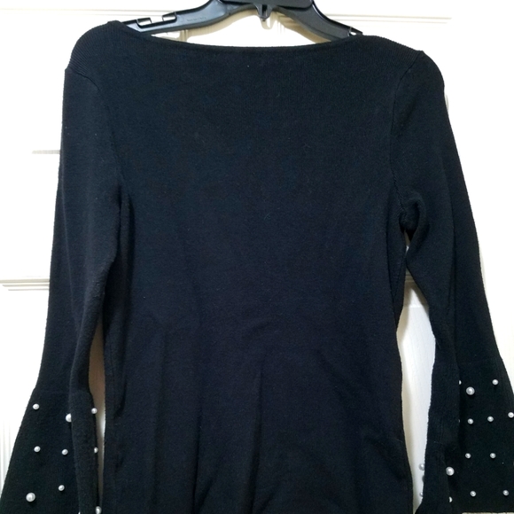 Roz & Ali Sweater - Picture 2 of 4